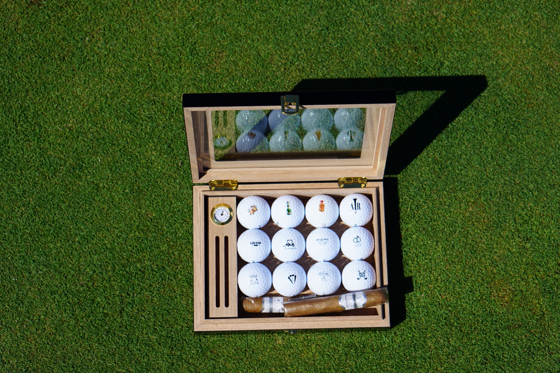 Cigar gift box with custom golf balls